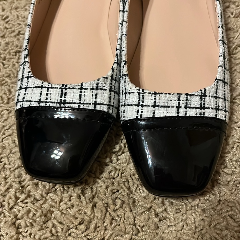 NWOT Bangdolino size 7 black and white plaid flats (1” heel).